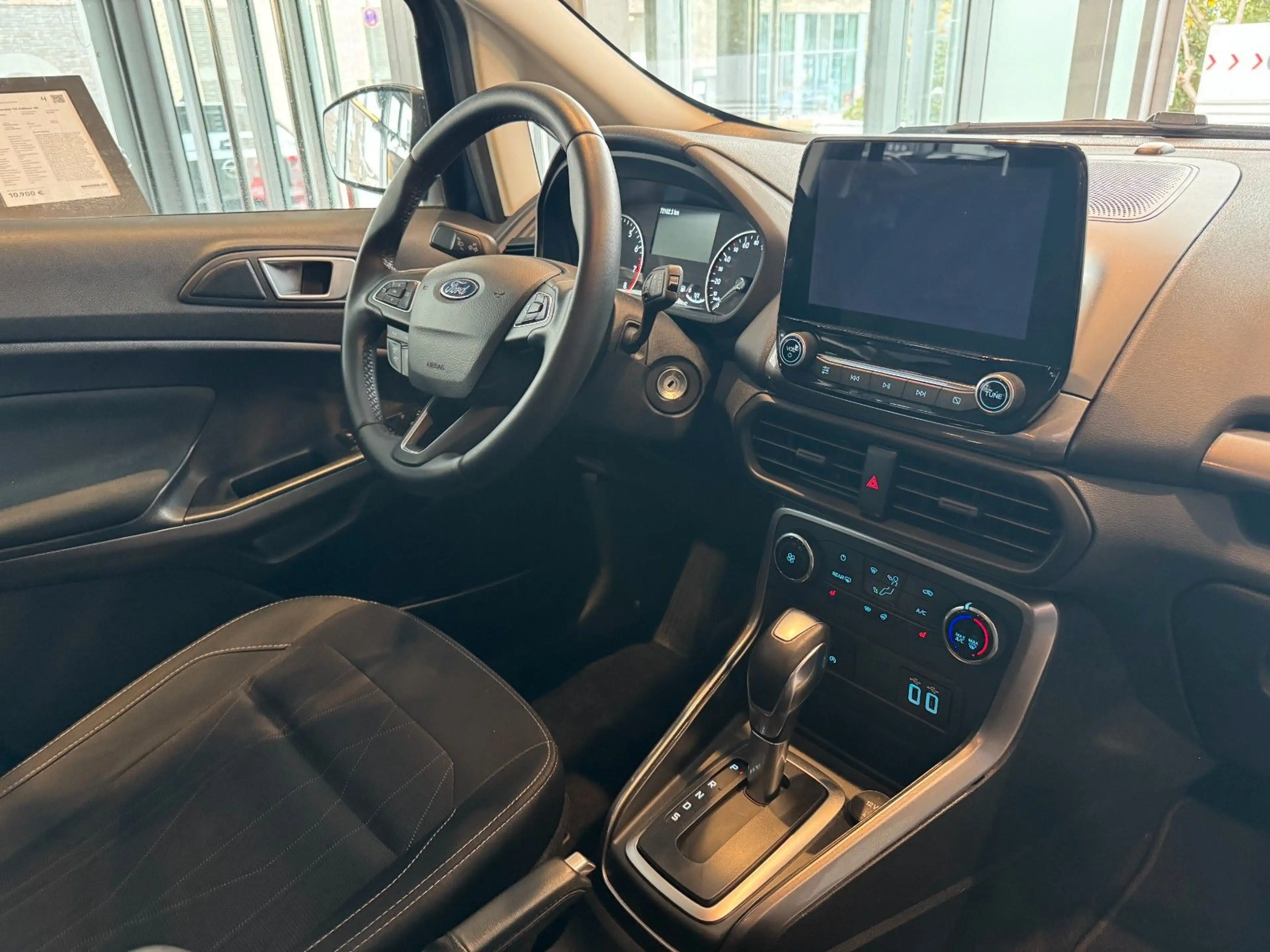 Ford EcoSport Cool & Connect — photo 10