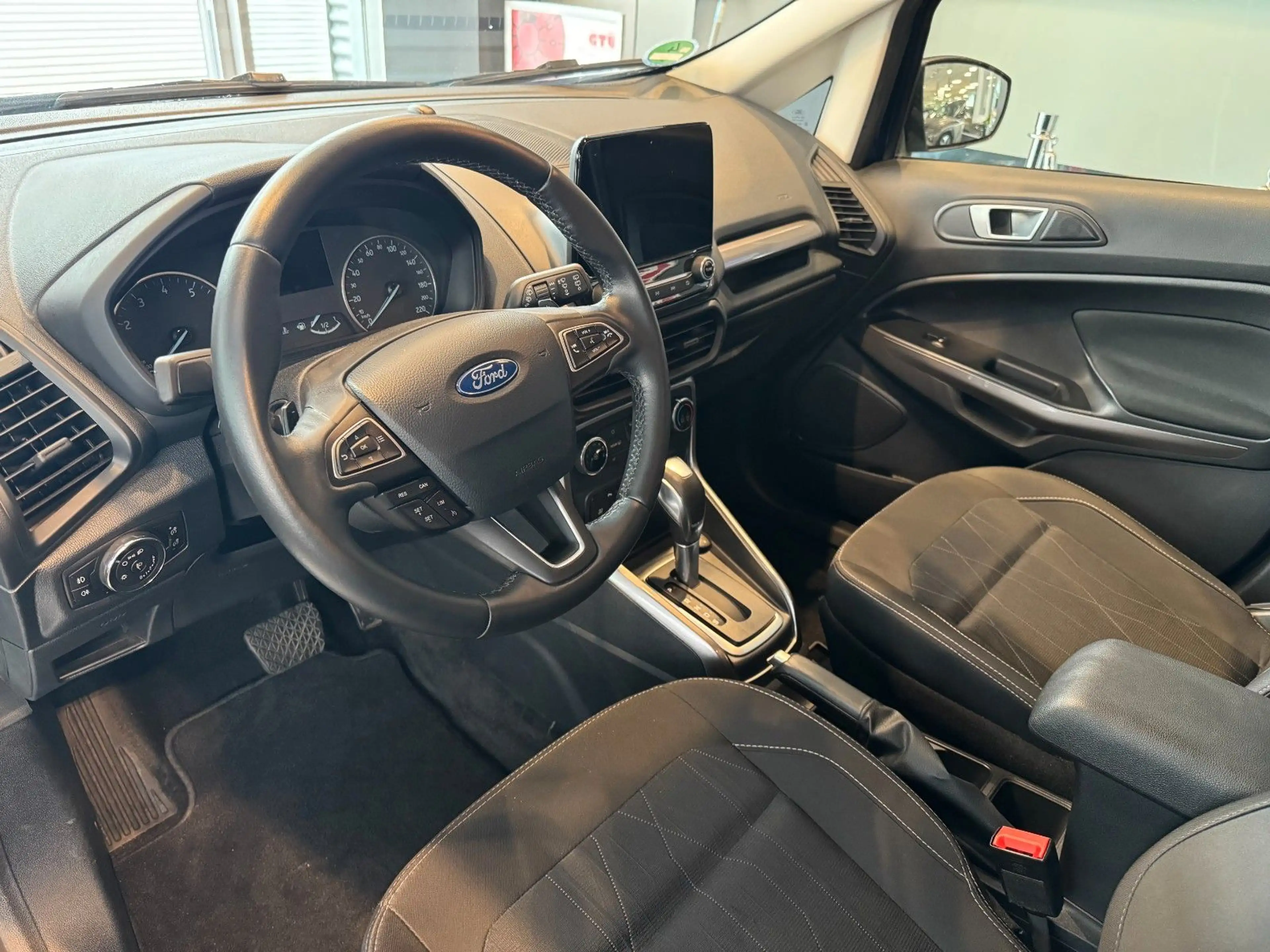Ford EcoSport Cool & Connect — photo 8