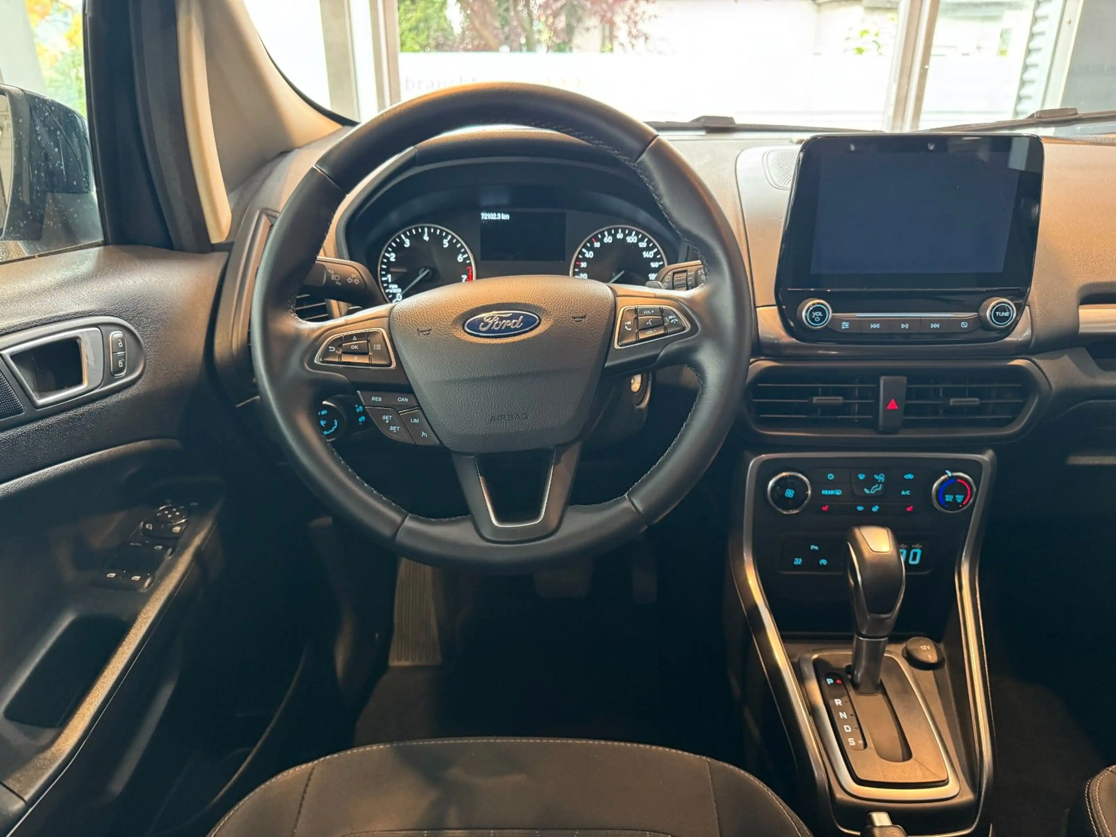 Ford EcoSport Cool & Connect — photo 9