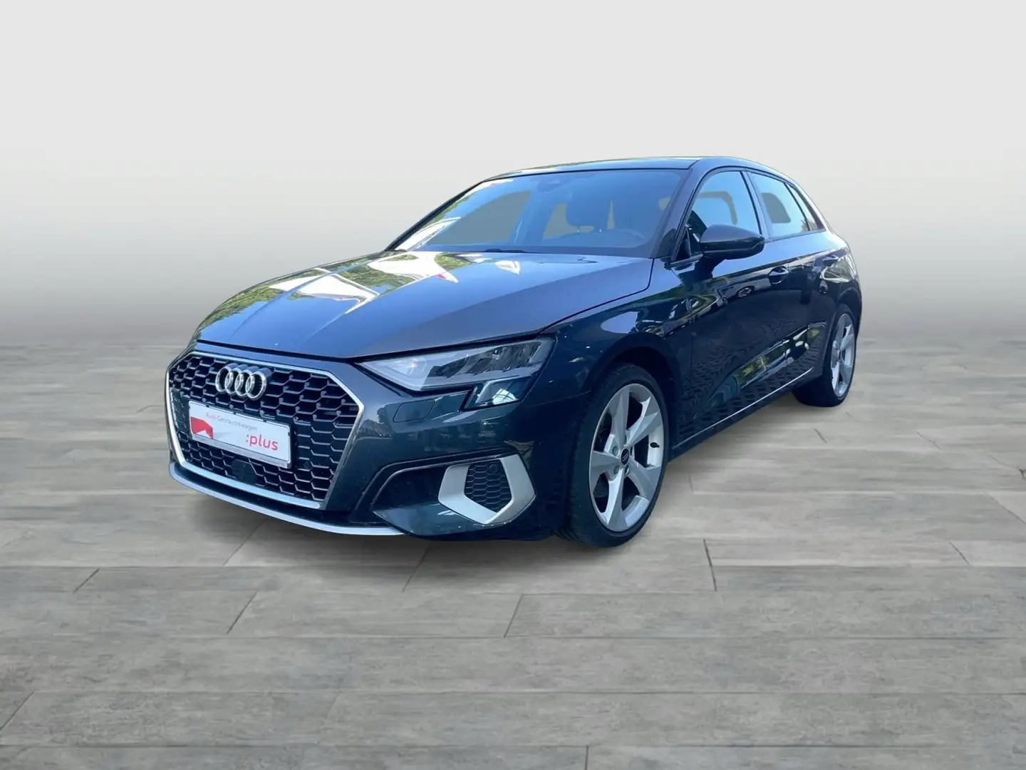 Audi A3 35 TFSI ADVANCED LM18 KAMERA NAVI+ Grau - 2