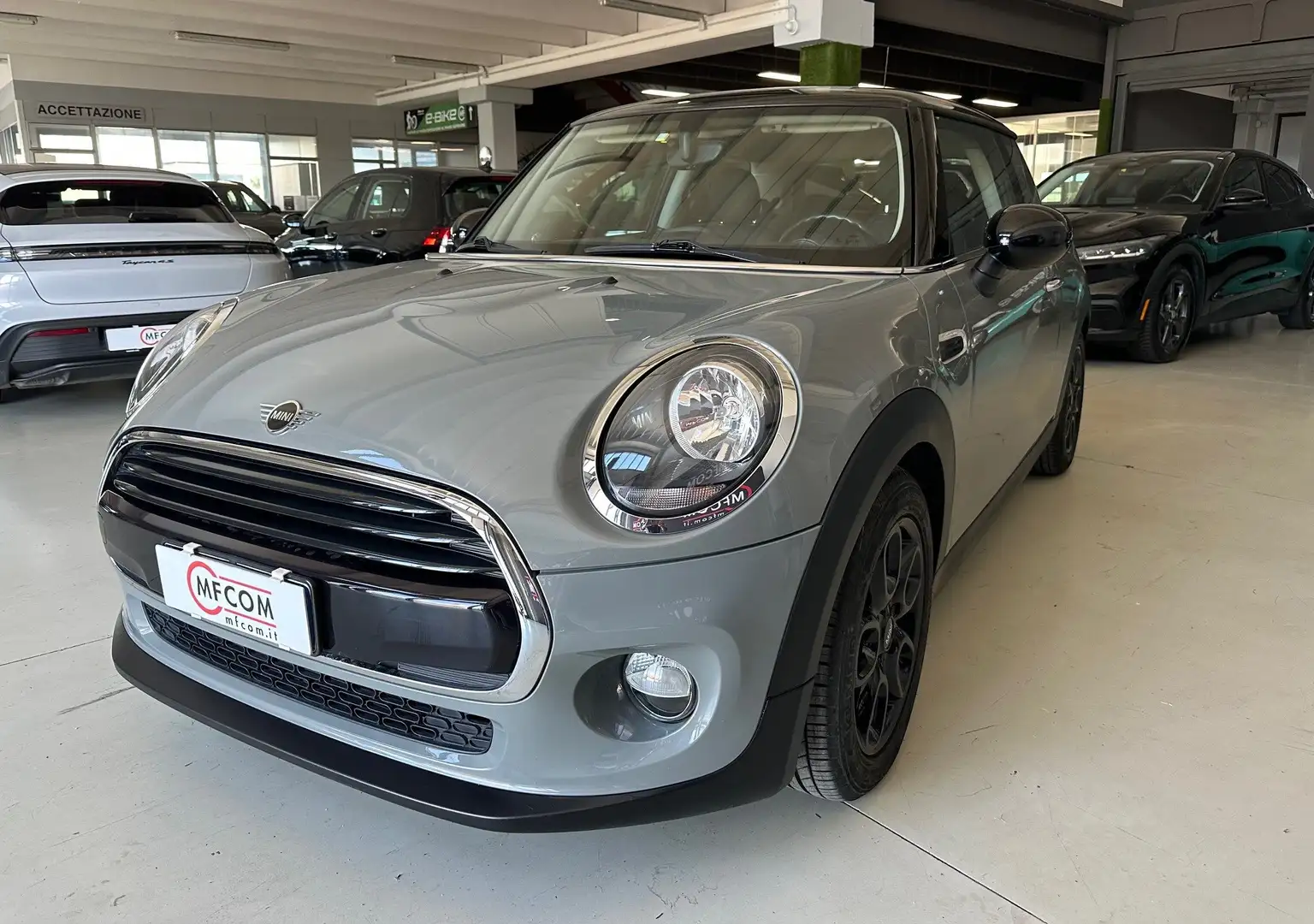 MINI Cooper D 3p 1.5 Boost auto Gris - 1