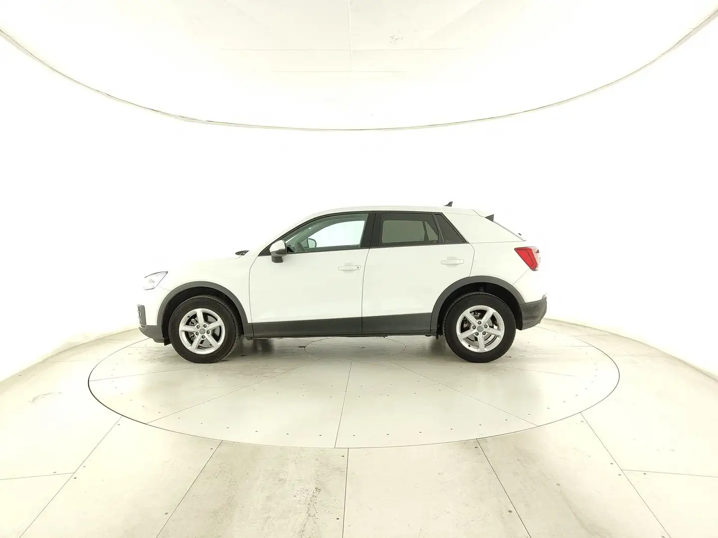 Audi Q2 I 2017 30 TFSI S tronic Business Weiß - 2