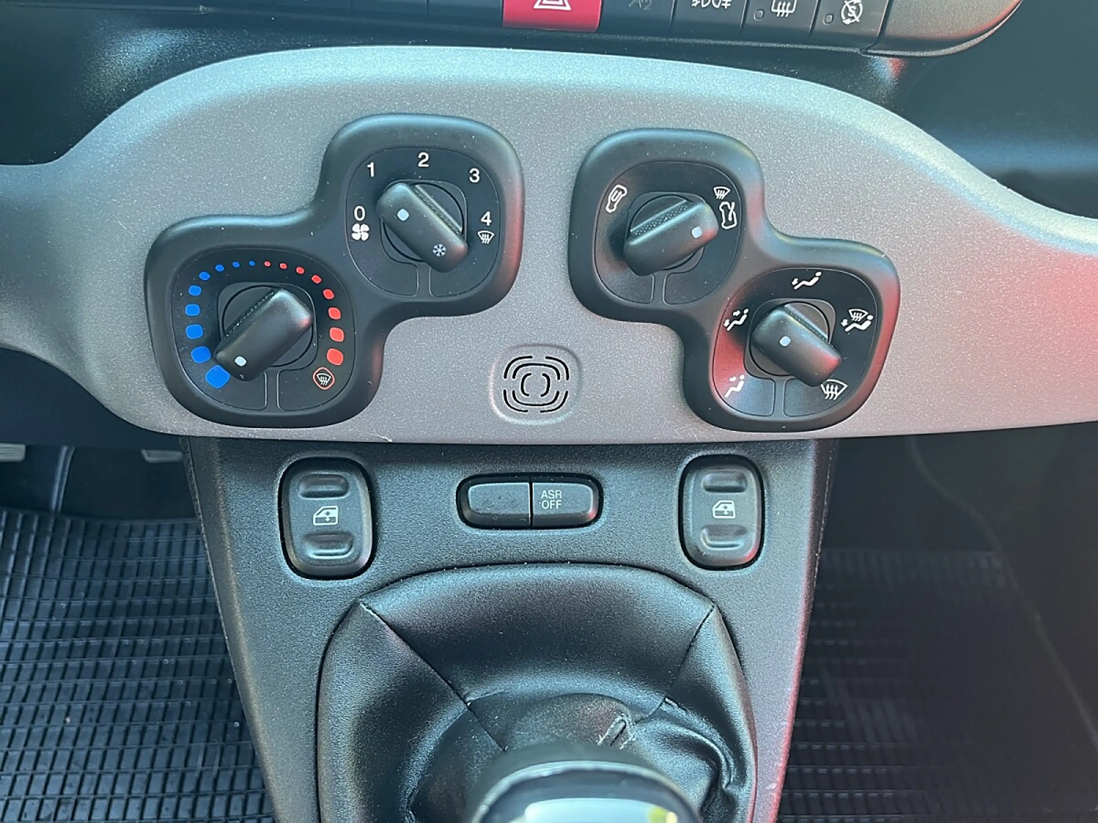 Fiat Panda 1,3 Multijet II 75 Easy — photo 8