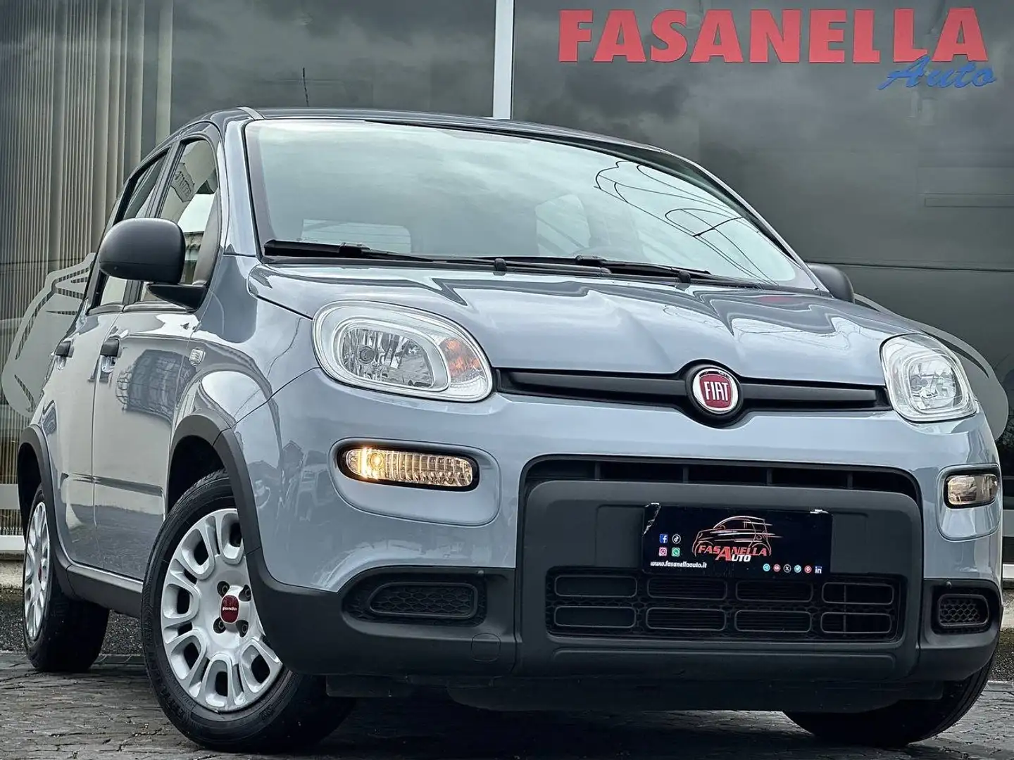 Fiat Panda Panda 1.0 firefly hybrid - AZIENDALE - NO VINCOLI Grijs - 1