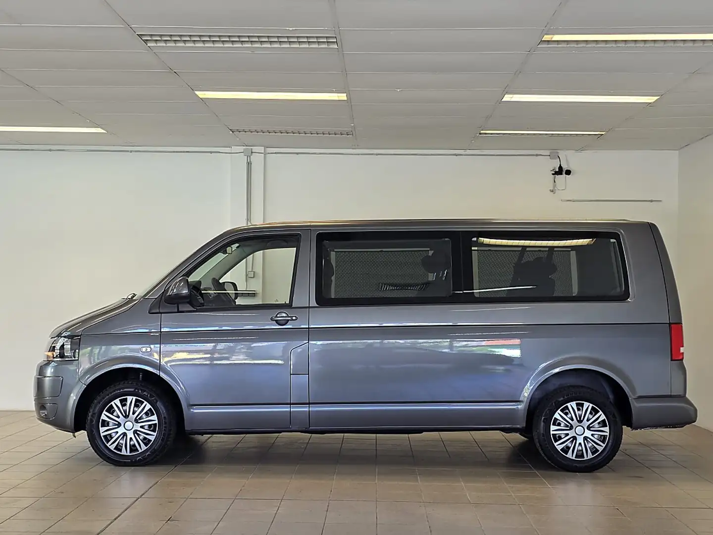 Volkswagen Sonstige Caravelle LR Comfortline 2,0 BMT TDI 4motion D-PF Grau - 2