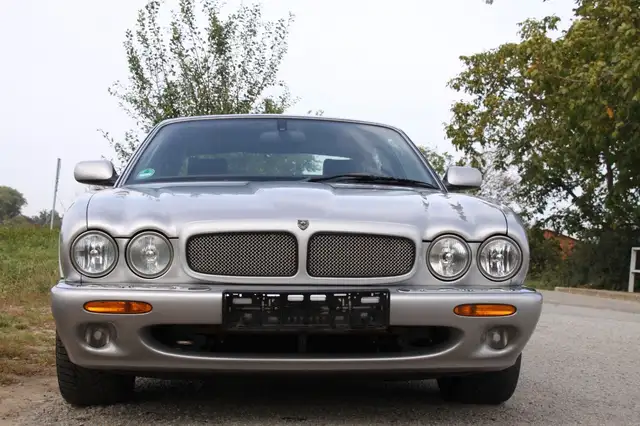 Jaguar XJR Gepflegter XJR mit 1 Jahr Garantie