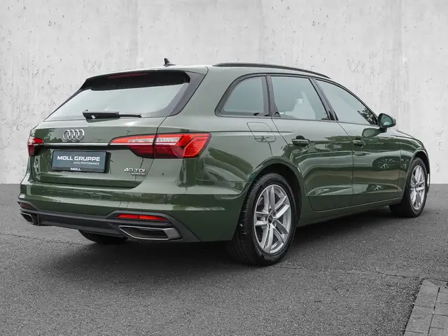 Audi A4 view 4