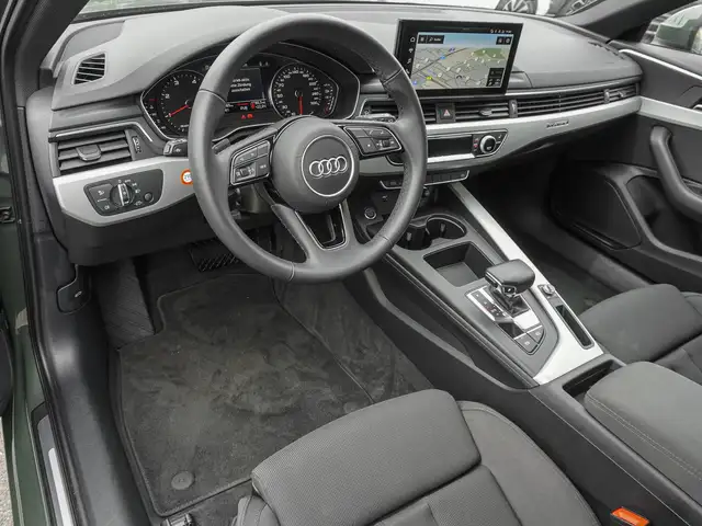 Audi A4 view 9