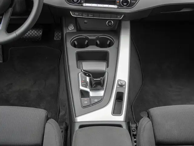 Audi A4 view 13