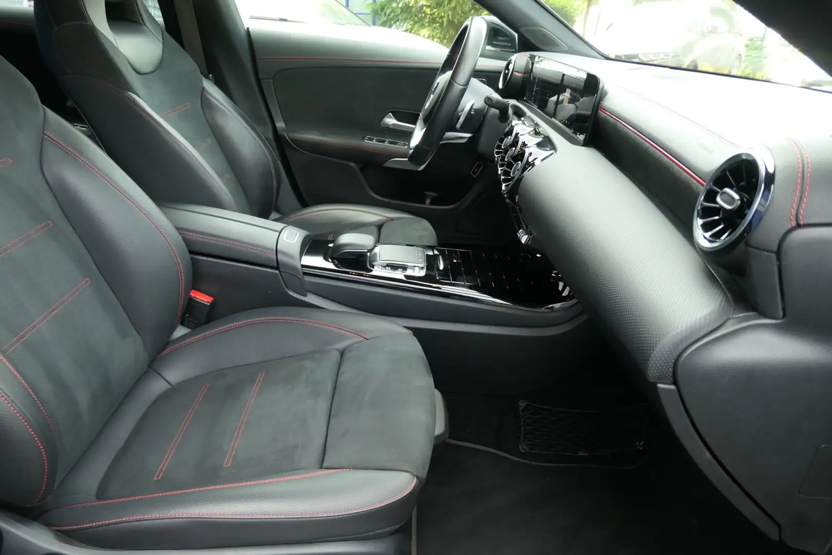 Mercedes-Benz CLA 200 d 8G-DCT AMG Line LED Kamera Distronic Noir - 2