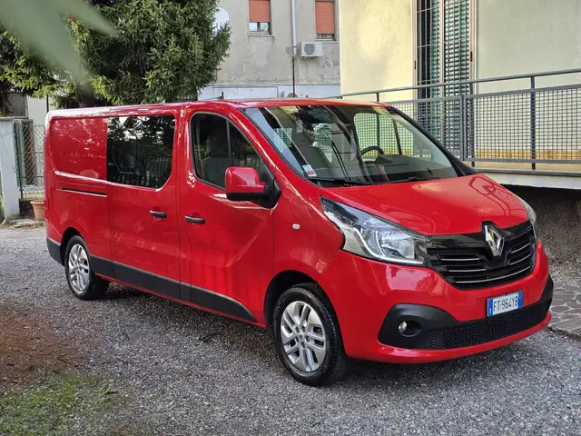 Renault Trafic 6 posti passo lungo