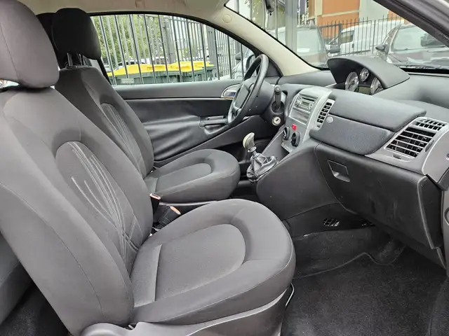 Lancia Ypsilon view 11