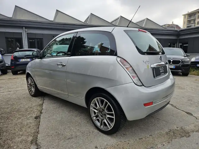 Lancia Ypsilon view 6