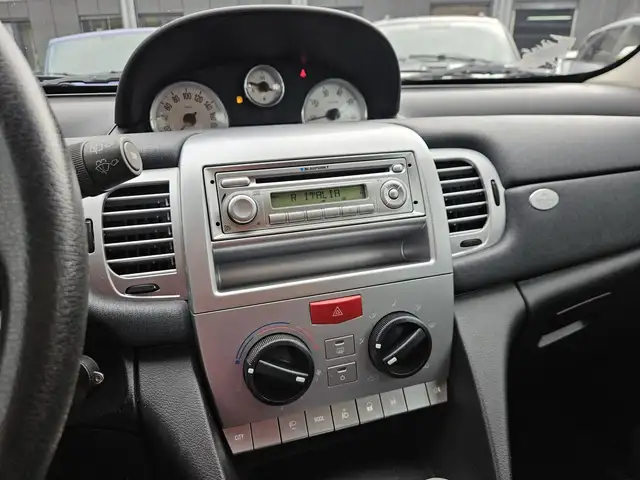 Lancia Ypsilon view 13