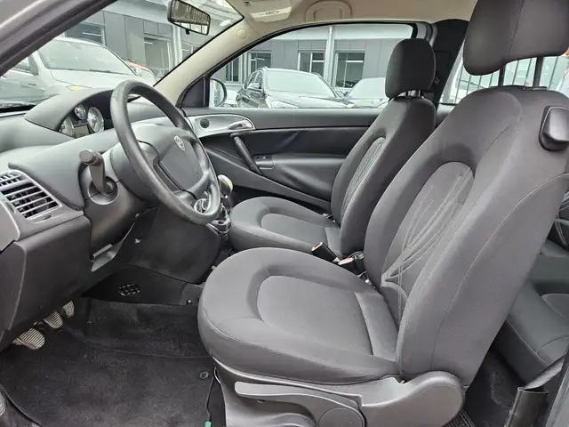Lancia Ypsilon view 8