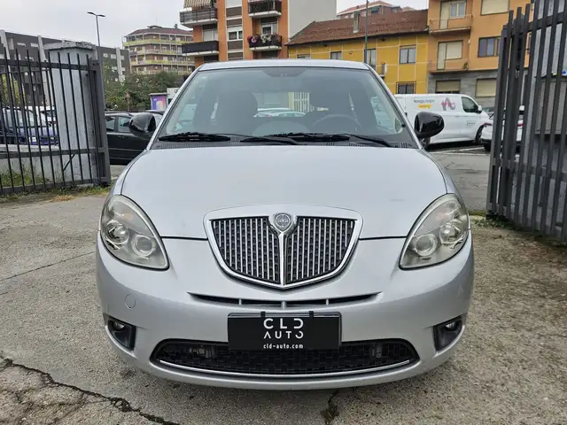 Lancia Ypsilon view 2