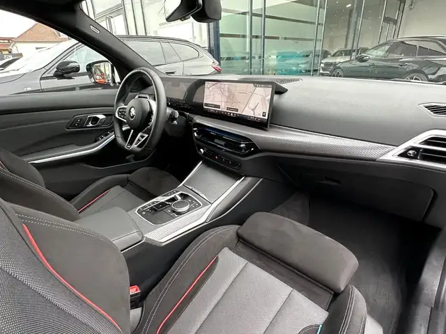 BMW 3 Series view 8