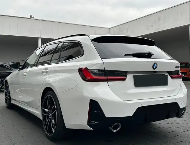 BMW 3 Series view 13