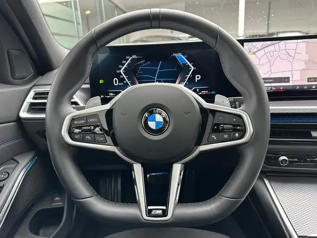 BMW 3 Series view 6
