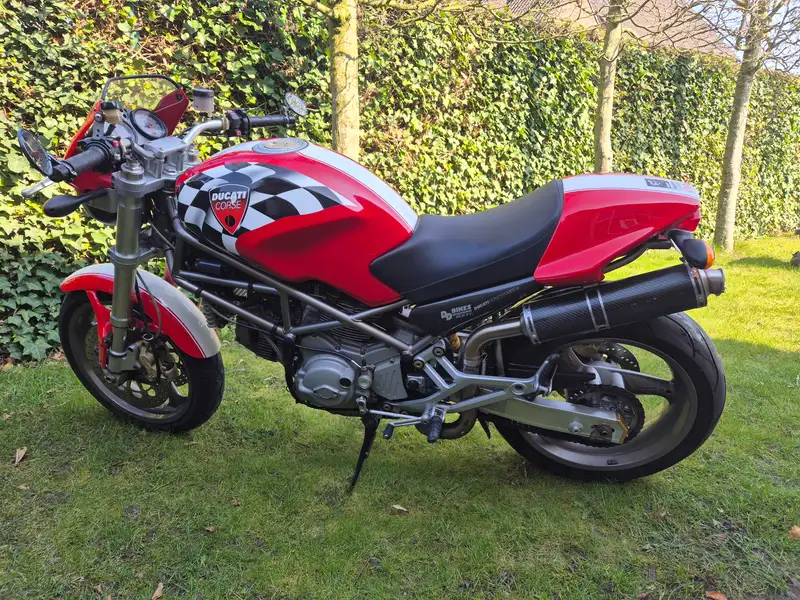 Ducati Monster 900