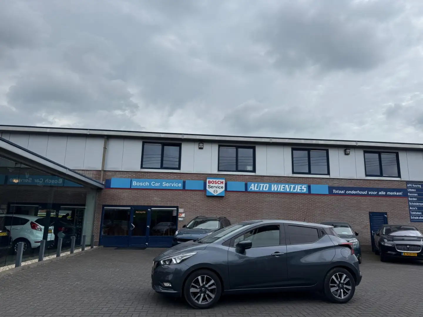 Nissan Micra 0.9 IG-T | N-Connecta 5-Drs | Airco-Ecc | Navi | C Grijs - 1
