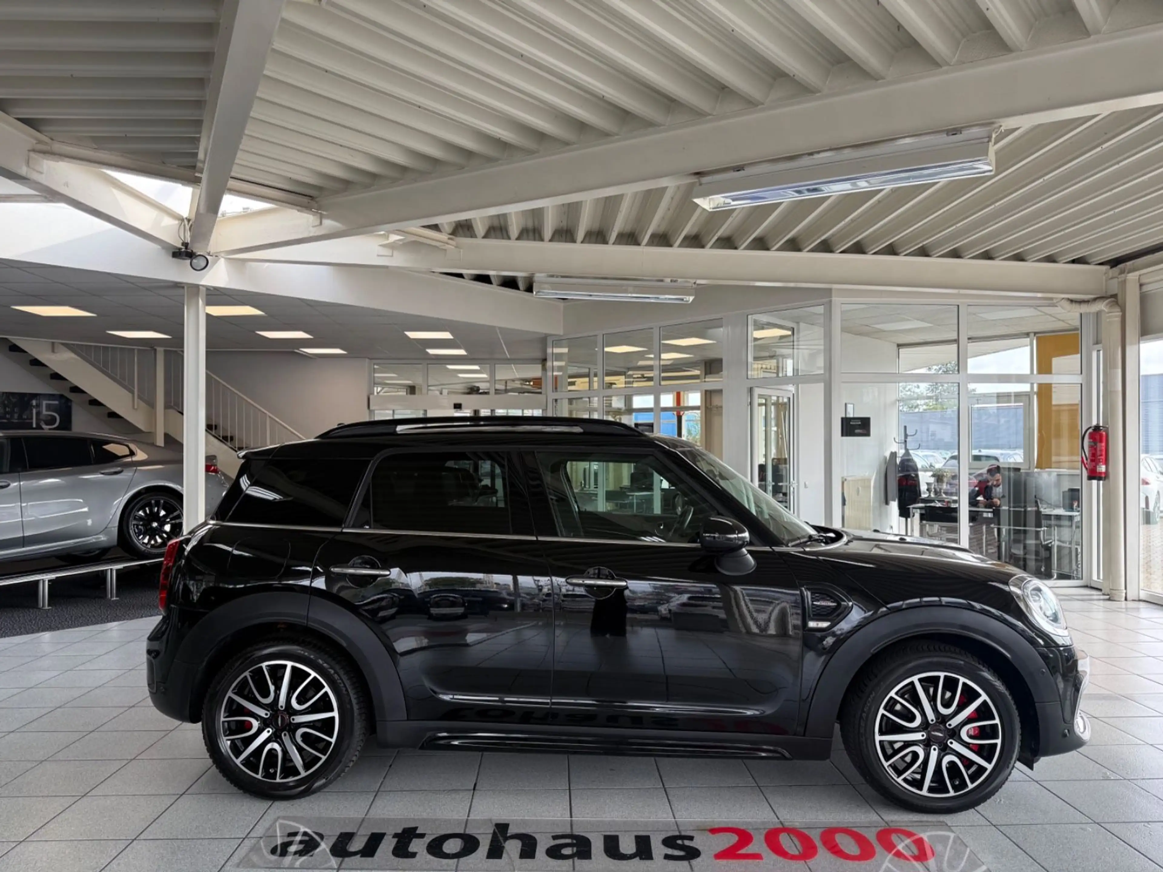 MINI John Cooper Works Countryman ALL4 CAM/H&K/PANO — photo 2