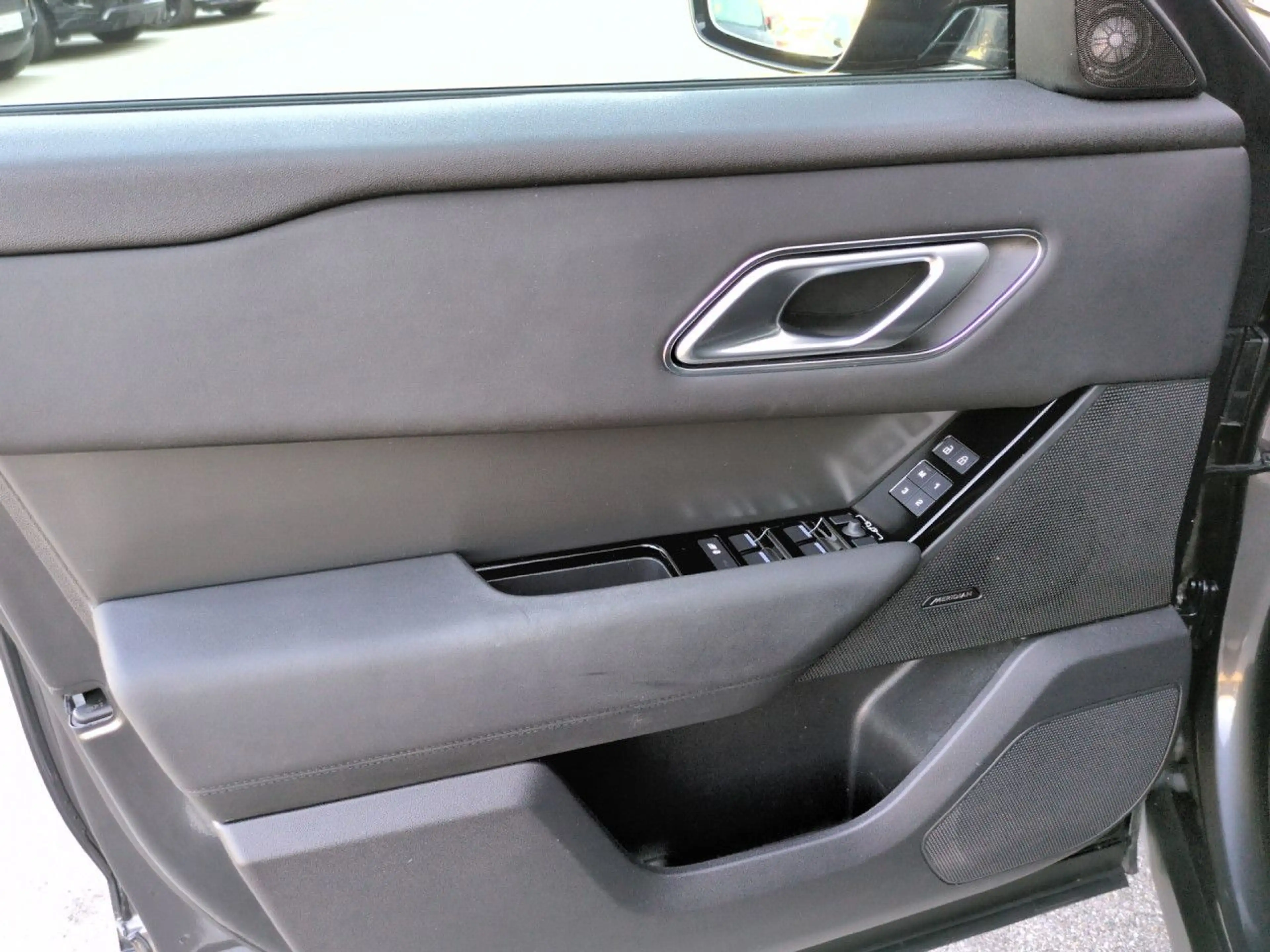 Land Rover Range Rover Velar D300 R-Dynamic SE AHK/Luftf. LED — photo 4