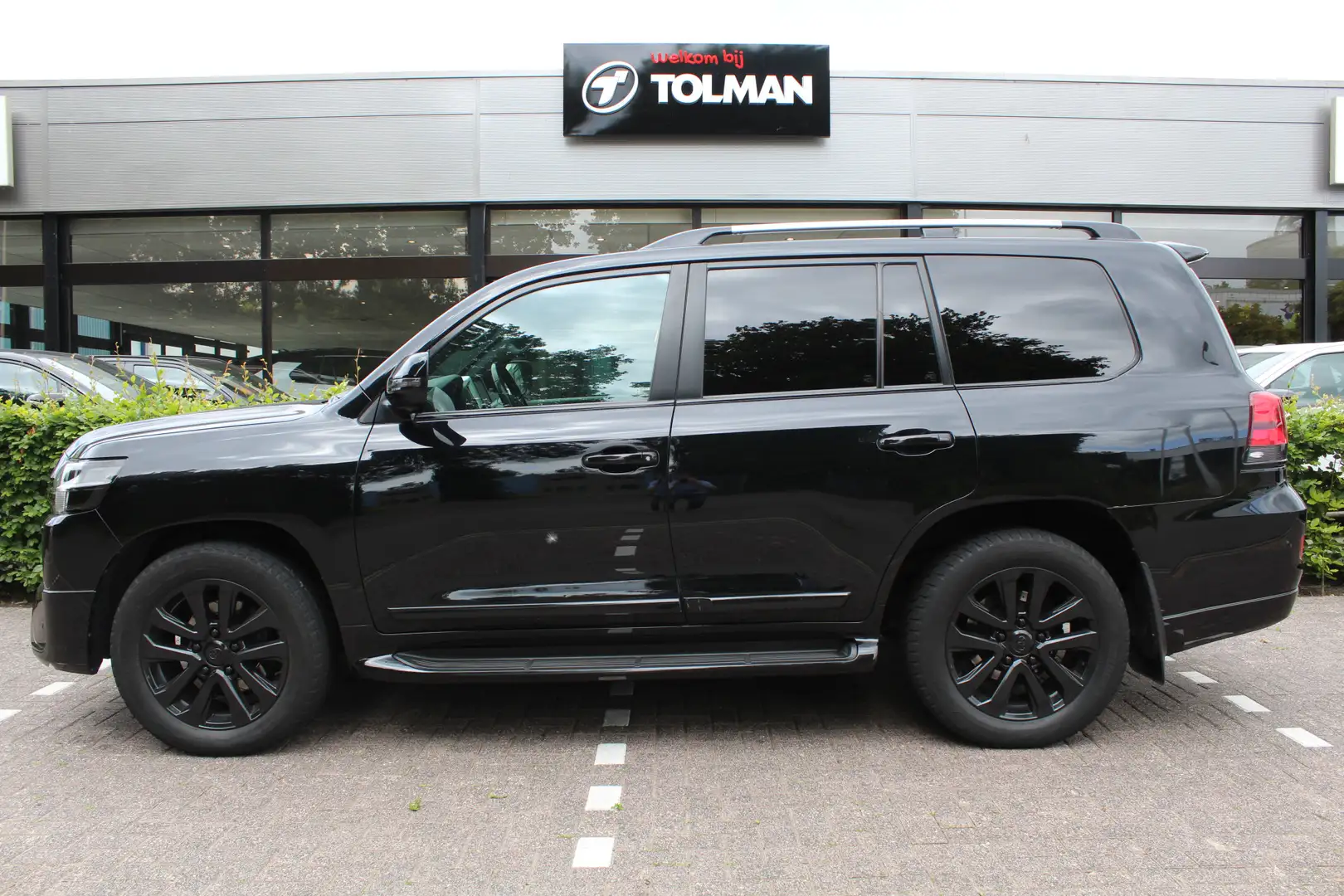 Toyota Land Cruiser V8 4.5 V8 D-4D Executive Van | Rijklaar | Grijsken Zwart - 2