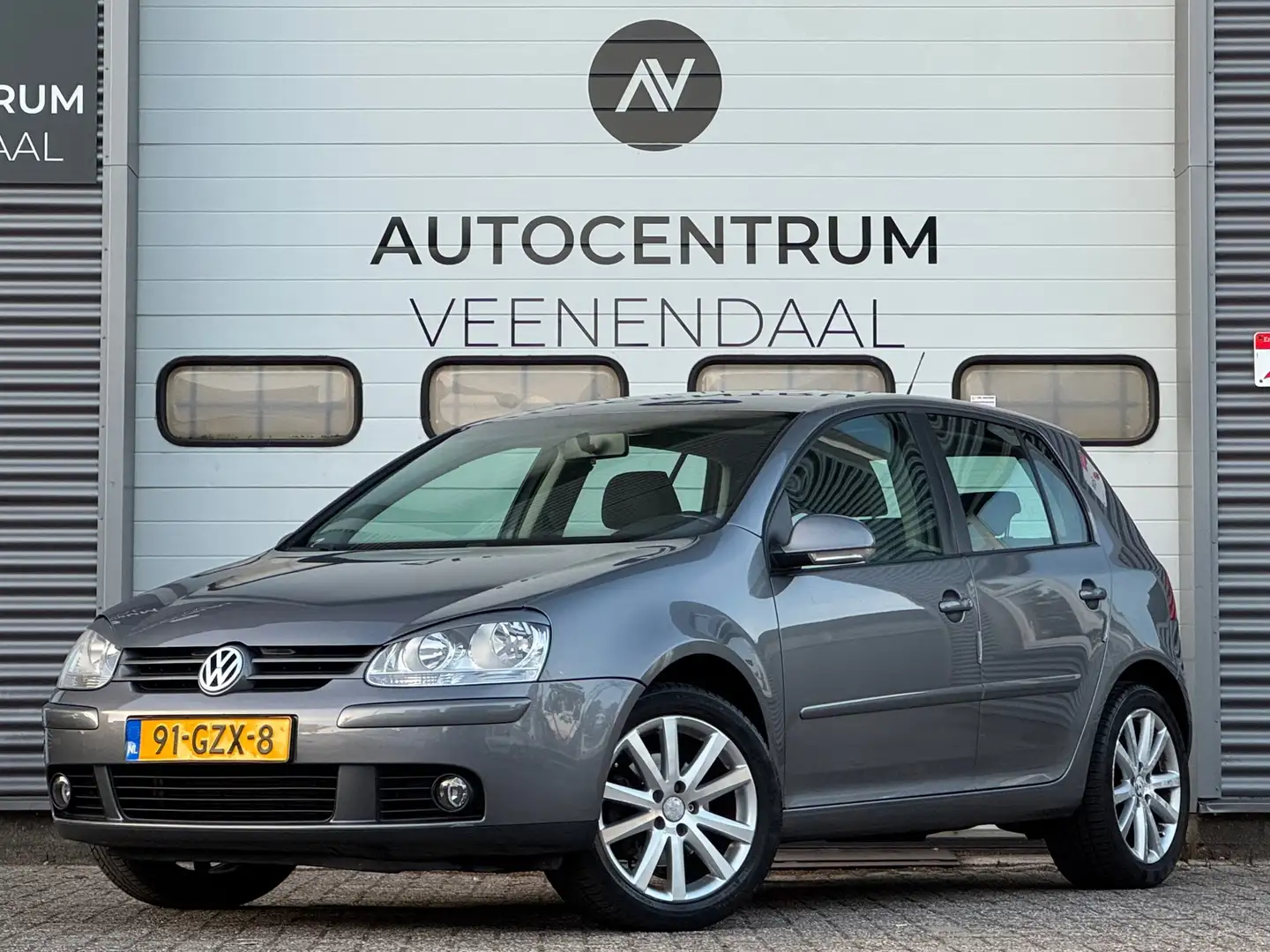 Volkswagen Golf 1.4 TSI Trendline 122 PK NIEUWE APK Gri - 1