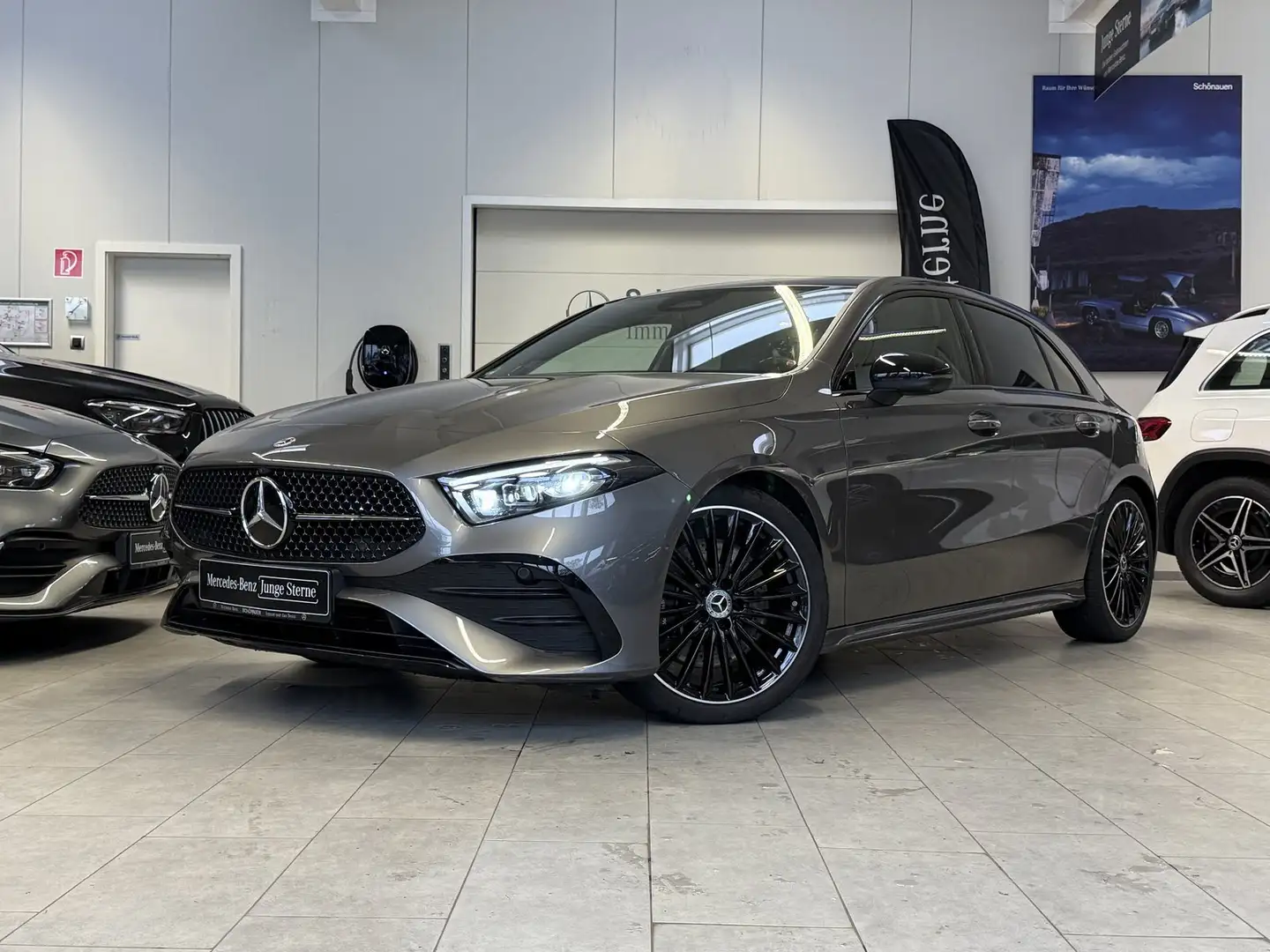 Mercedes-Benz A 220 d AMG+DISTR+STDHZ+HUD+PANO+MBEAM+NIGHT+360° Grau - 2