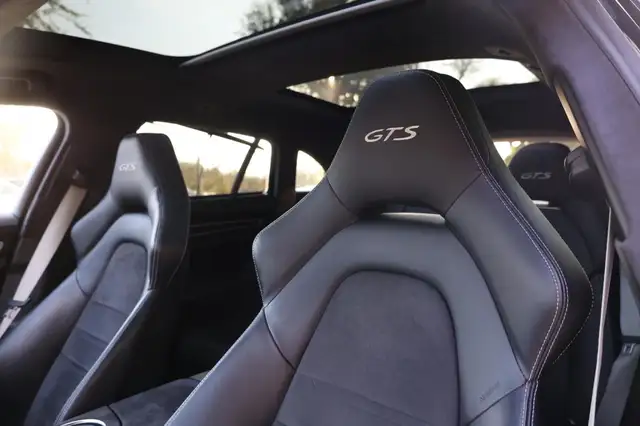 Porsche Panamera view 12