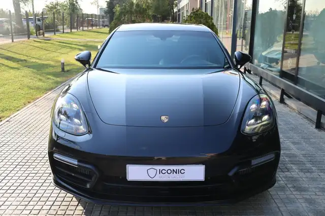 Porsche Panamera view 3