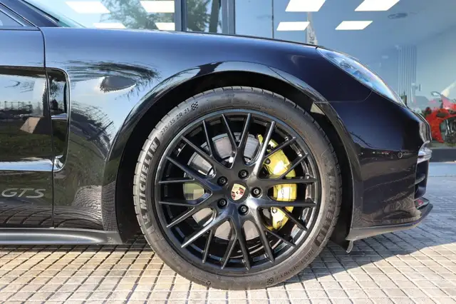 Porsche Panamera view 2
