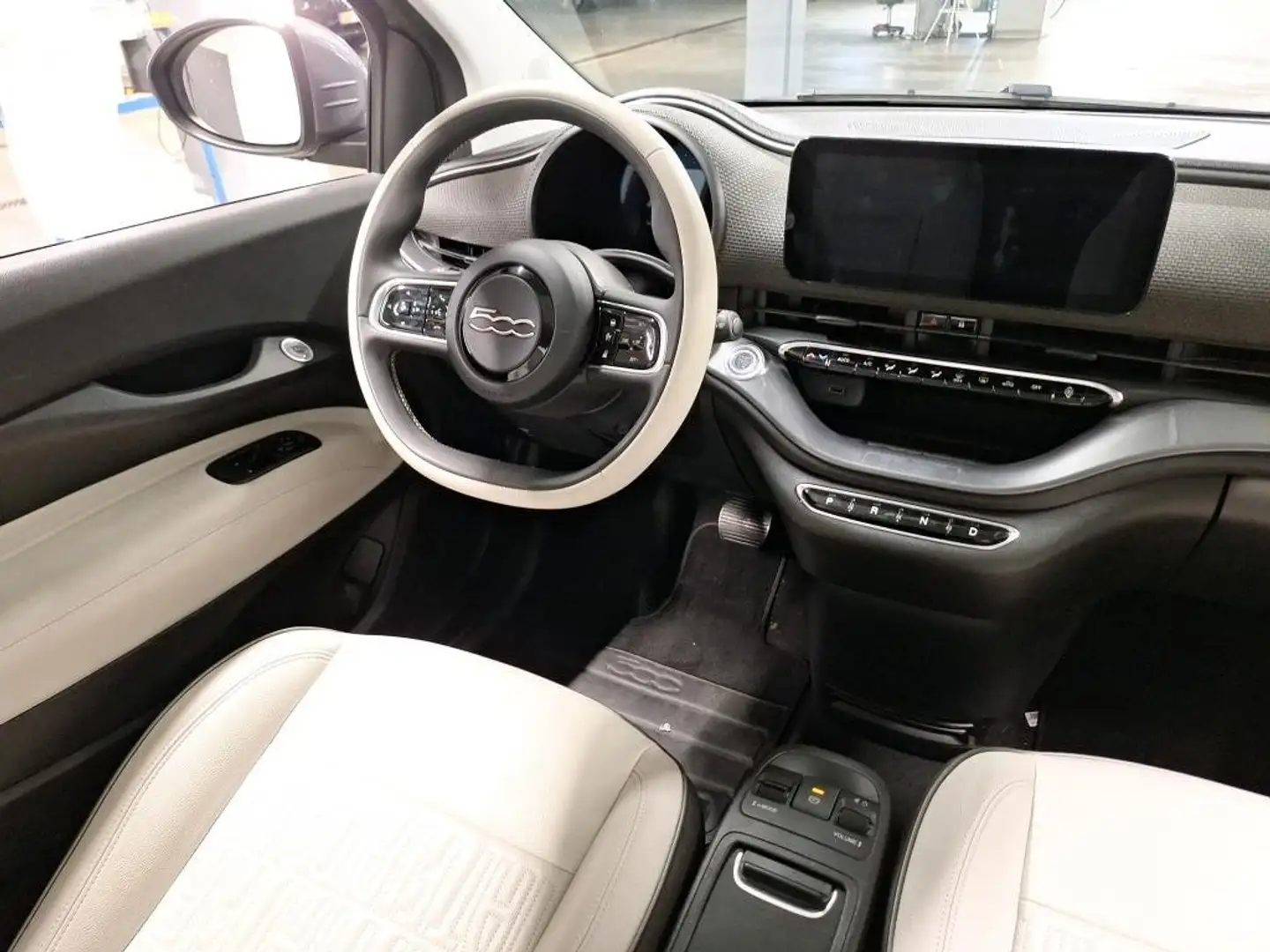 Fiat 500e 42 KWH LA PRIMA Grau - 2