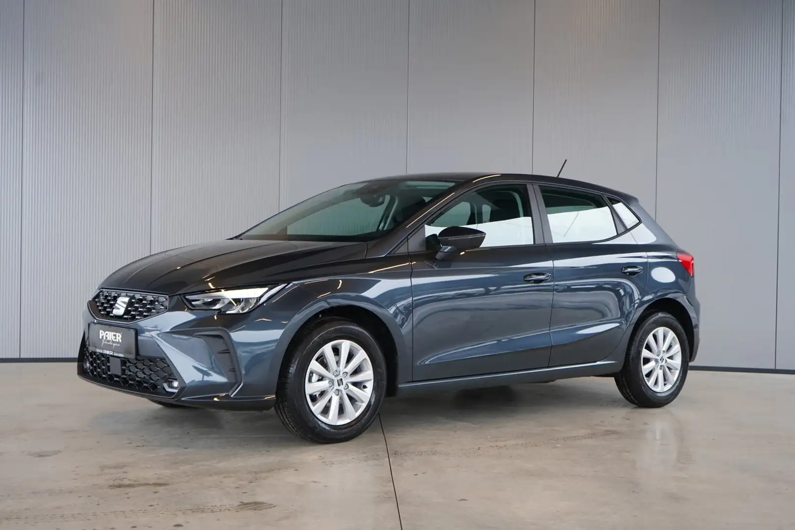 SEAT Ibiza Reference Edition 1.0 80PS Grau - 1