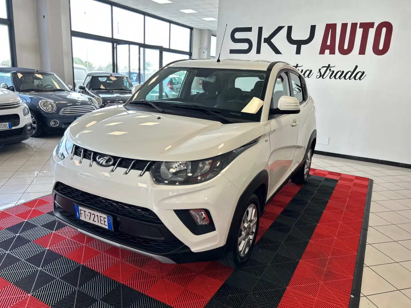 Mahindra KUV100 1.2 VVT K8 (61 kw) Bianco - 2
