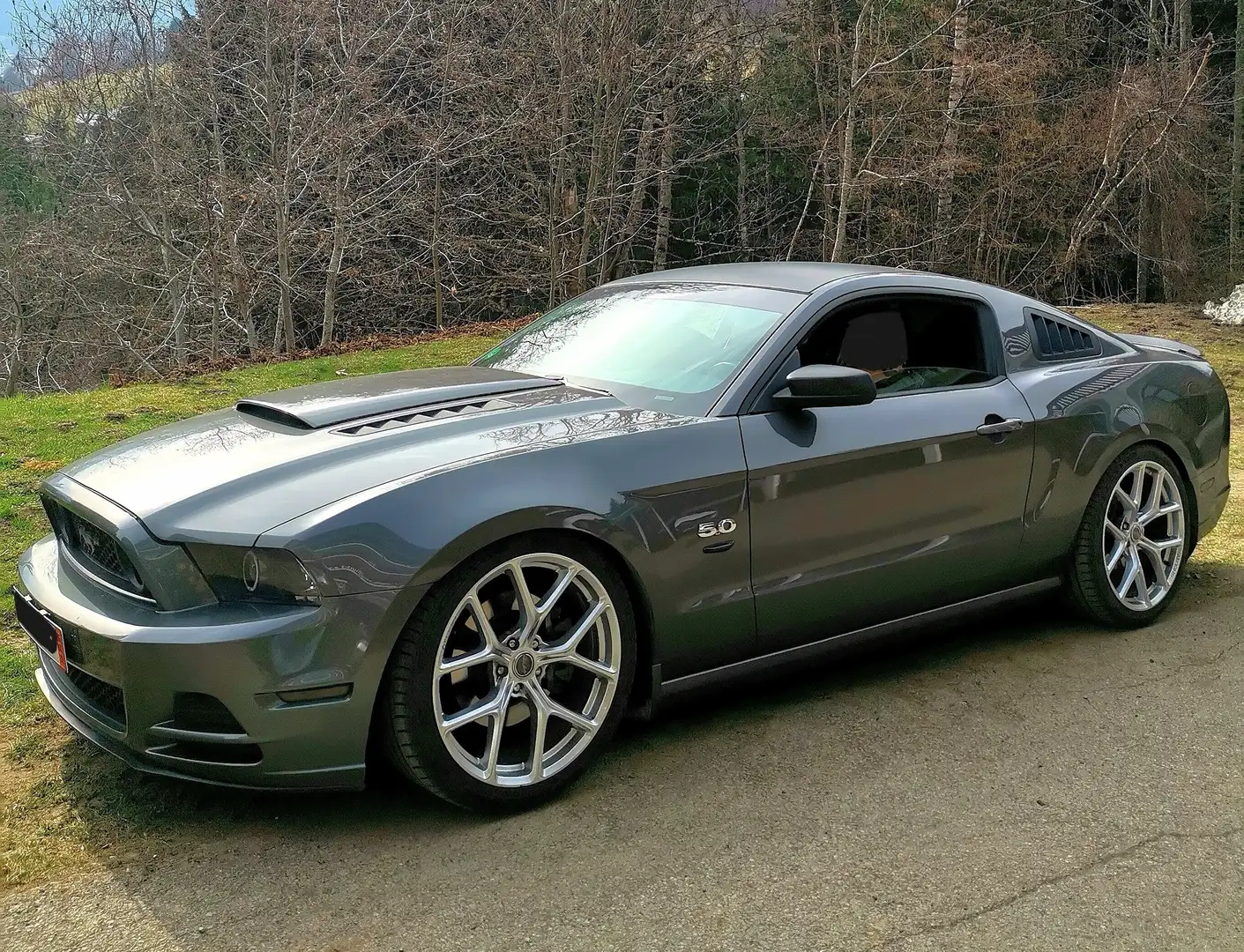 Ford Mustang GT Gri - 1