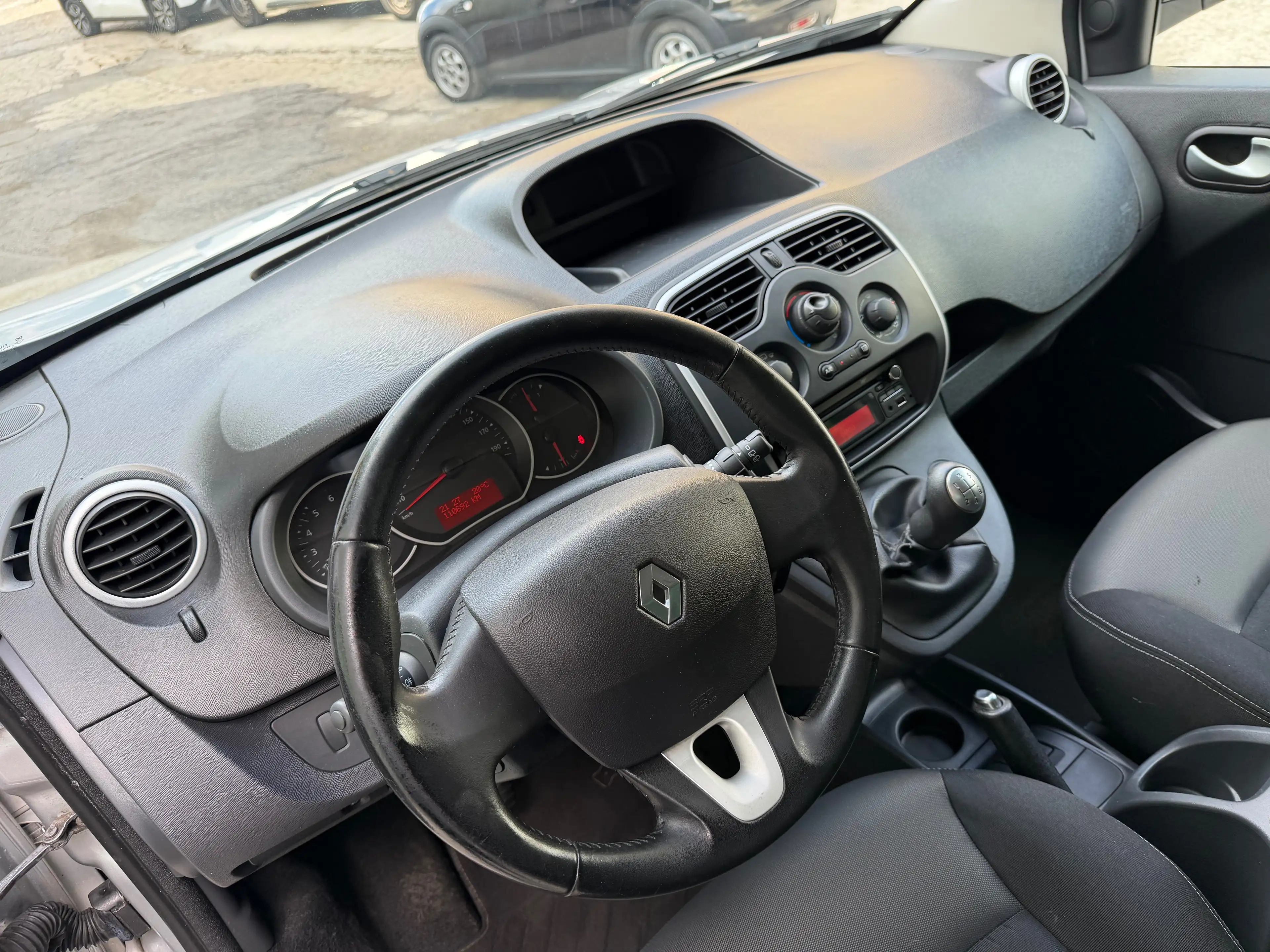 Renault Kangoo 1.5 dCi LIMITED//EURO6B//CLIM//DIESEL — photo 8