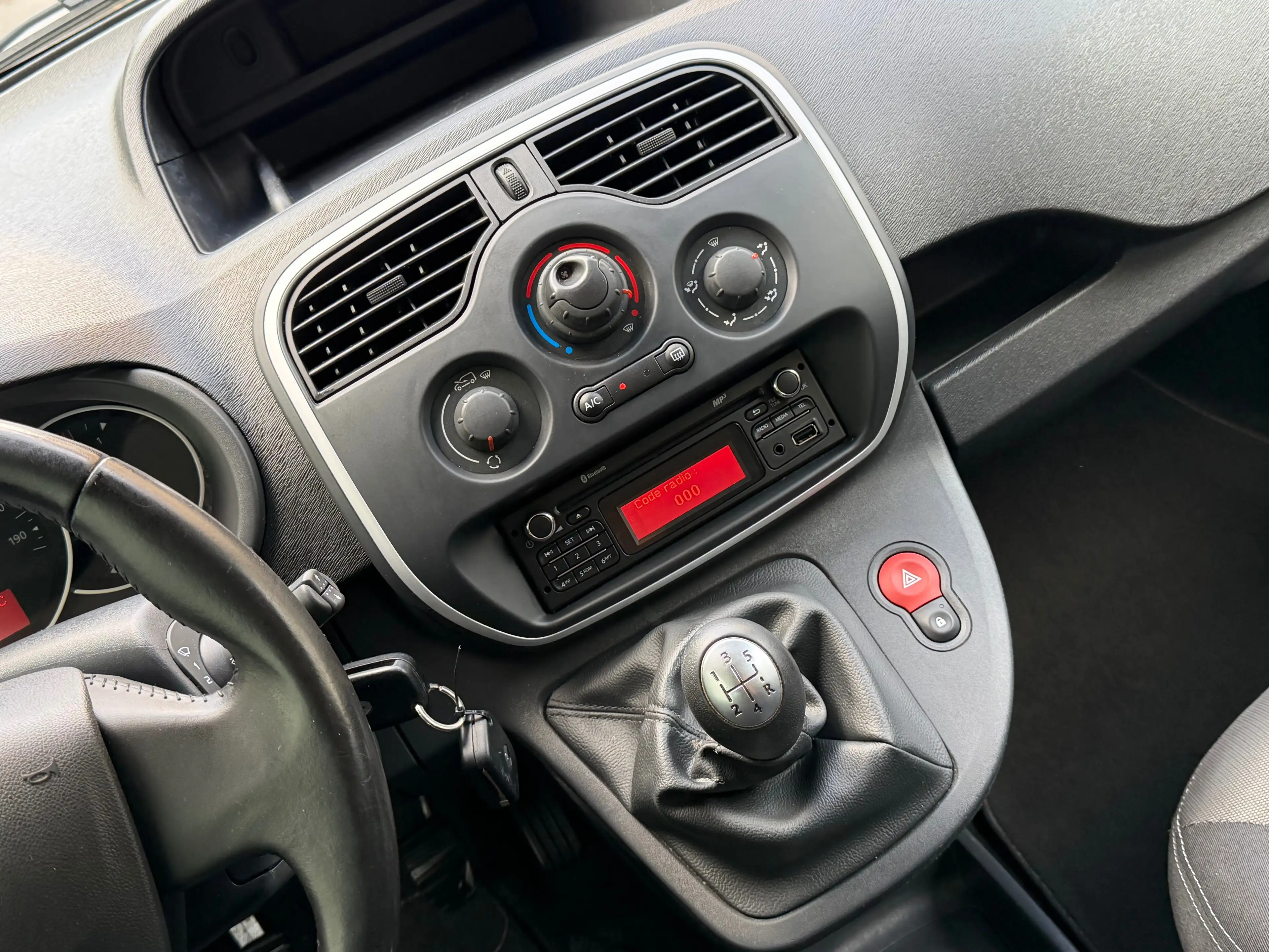 Renault Kangoo 1.5 dCi LIMITED//EURO6B//CLIM//DIESEL — photo 14