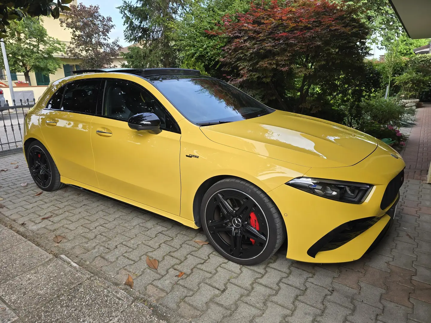 Mercedes-Benz A 35 AMG Classe A - W177 2023 Line Premium Plus 4matic auto Jaune - 1