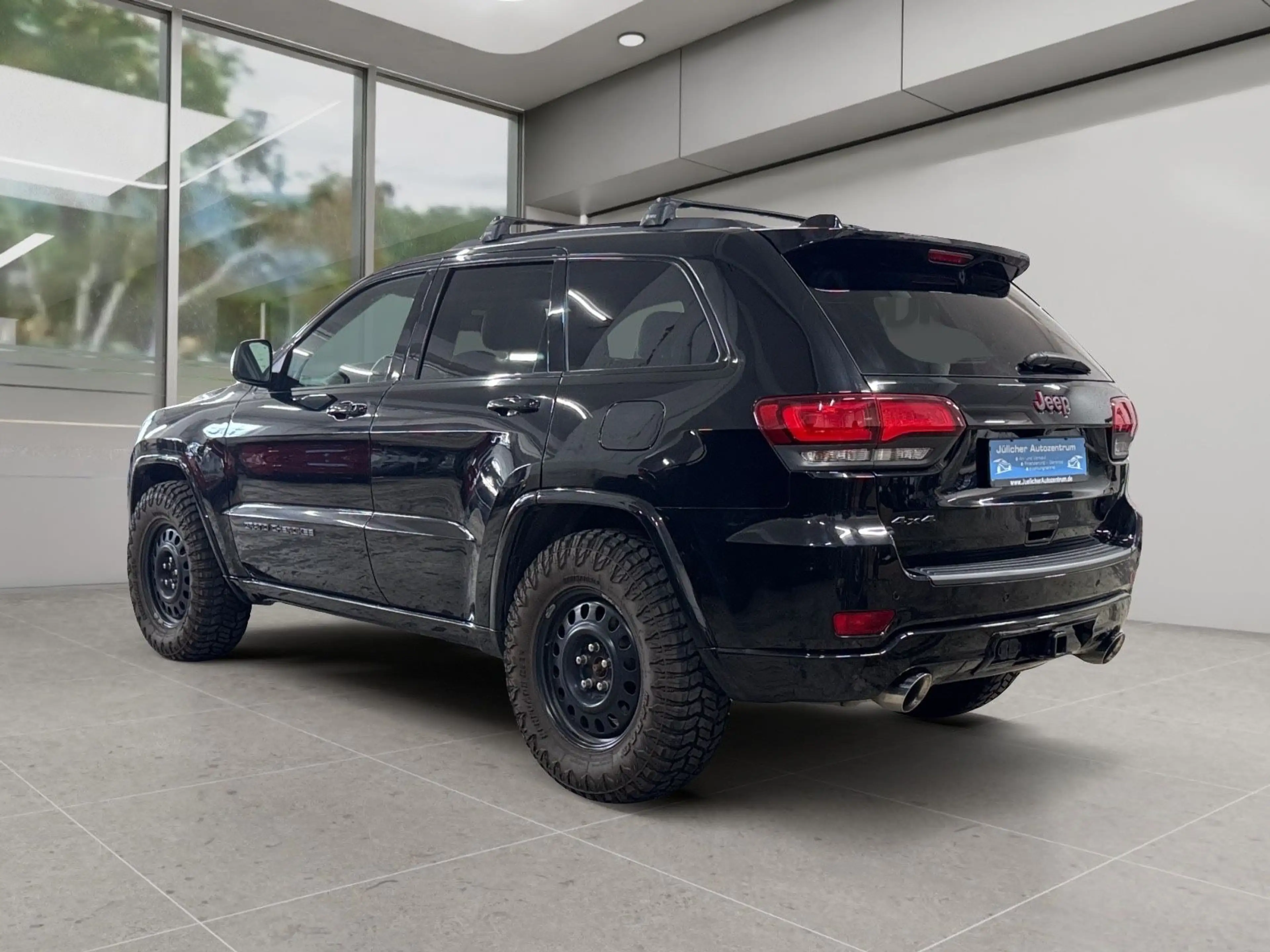 Jeep Grand Cherokee 5.7 Hemi TRAILHAWK 286KW — photo 6