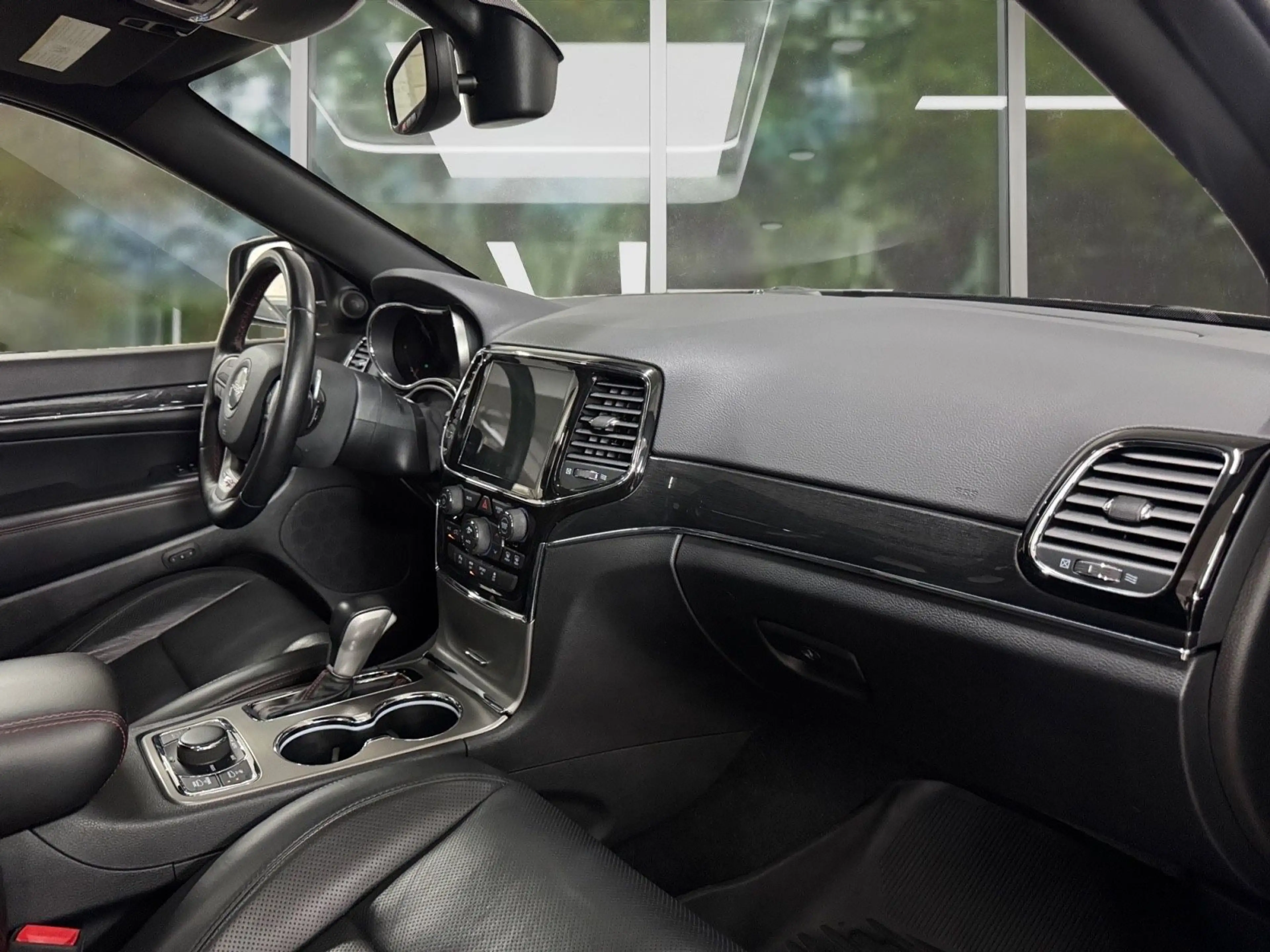 Jeep Grand Cherokee 5.7 Hemi TRAILHAWK 286KW — photo 10