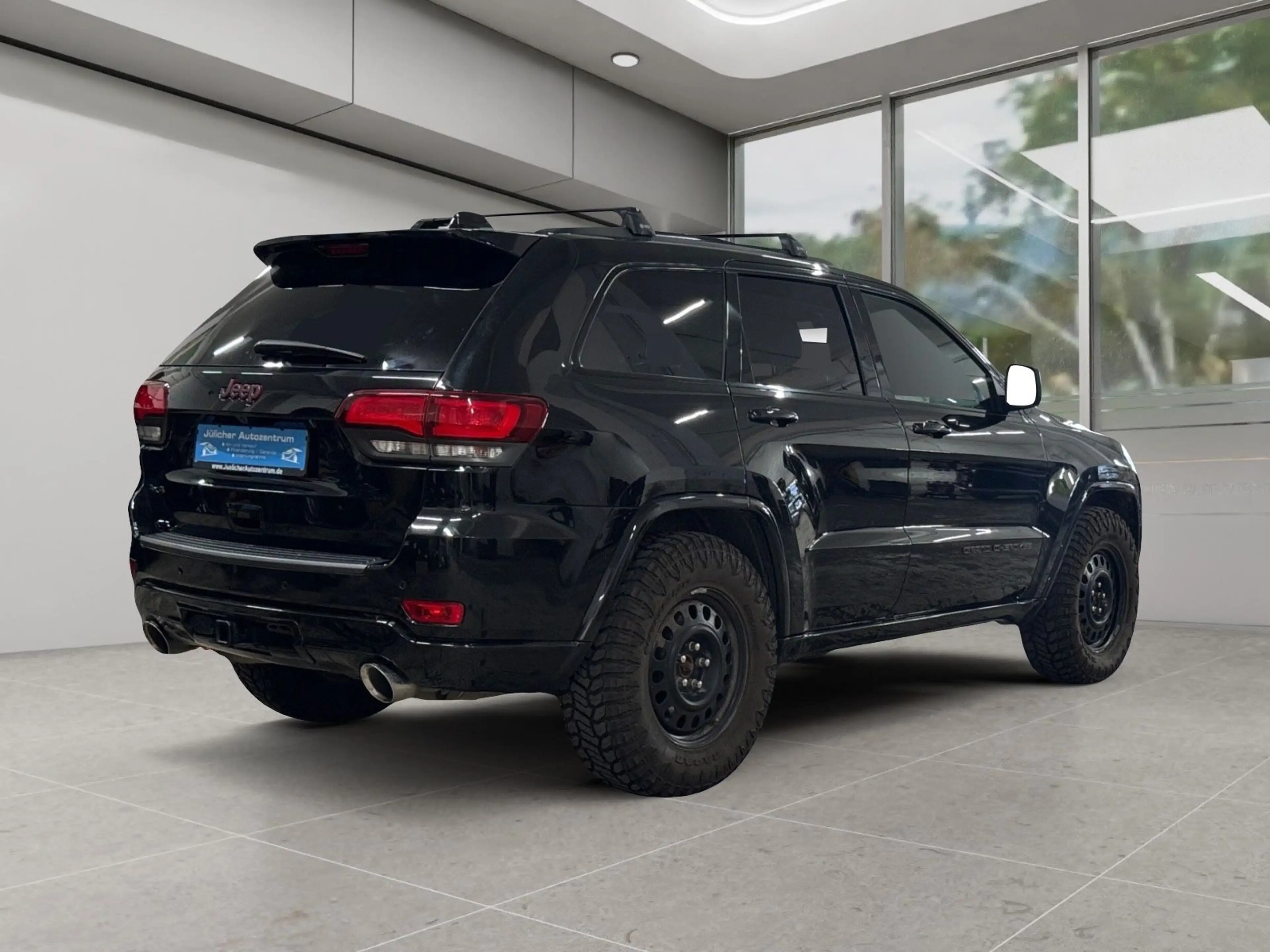 Jeep Grand Cherokee 5.7 Hemi TRAILHAWK 286KW — photo 3
