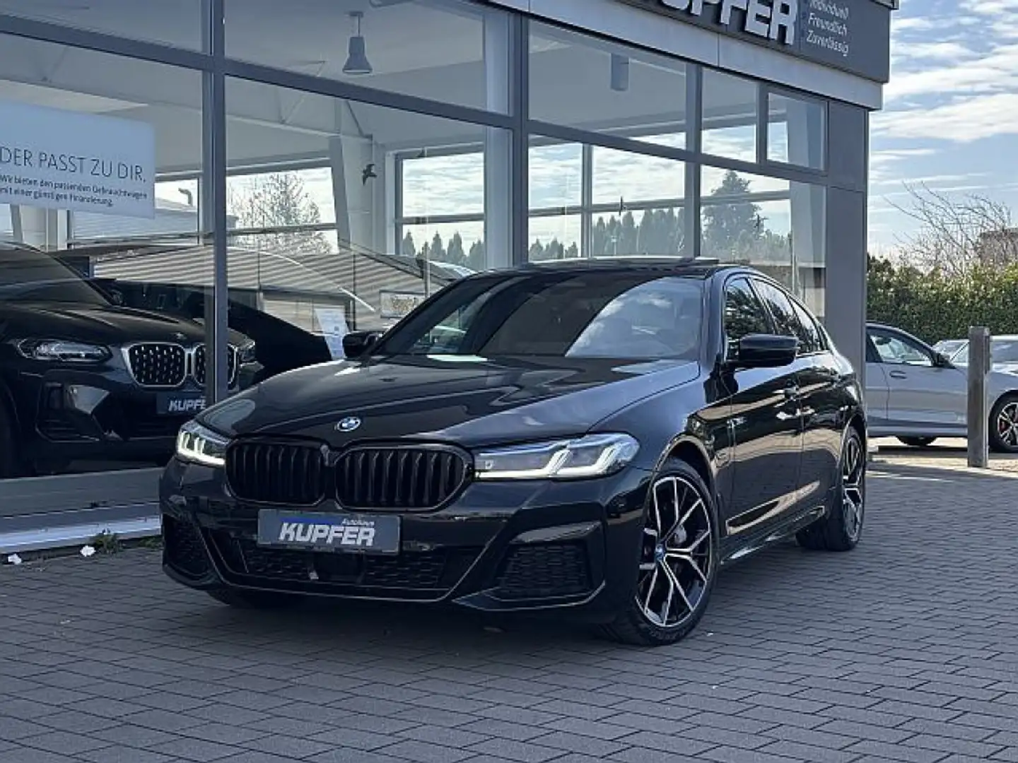 BMW 545 e xDrive M Sportpak ACC Pro°SD*Laser*AHK*19 Чорний - 1