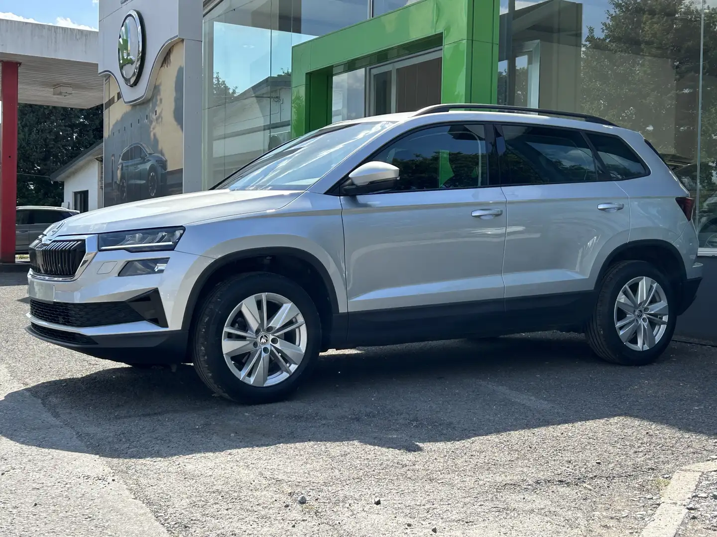 Skoda Karoq 1.0TSI CarPlay•Cruise•Navigation•Sieges Chau Zilver - 2
