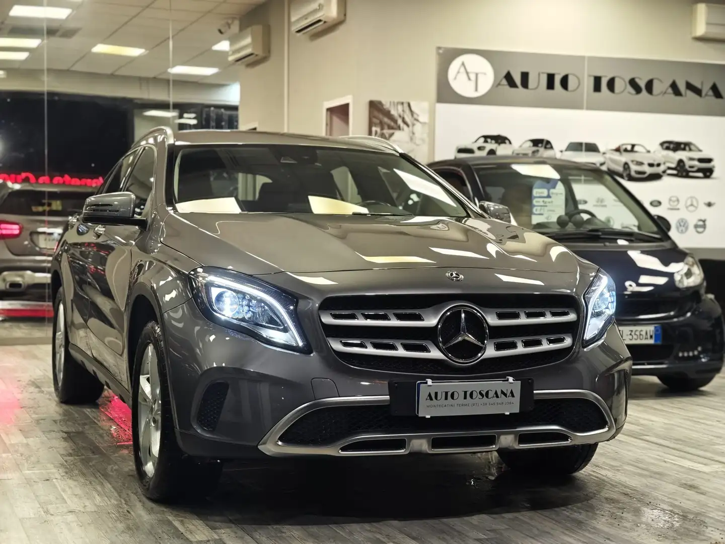 Mercedes-Benz GLA 200 GLA-X156 2017 d Premium auto Grau - 1