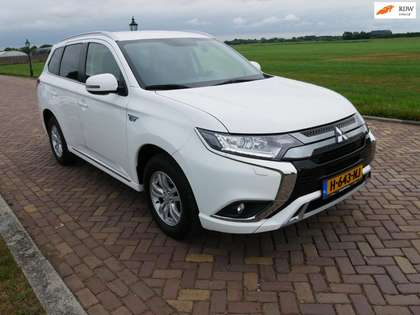 Mitsubishi Outlander 2.4 PHEV Pure CLIMA ** 10999 NETTO ** 2020!
