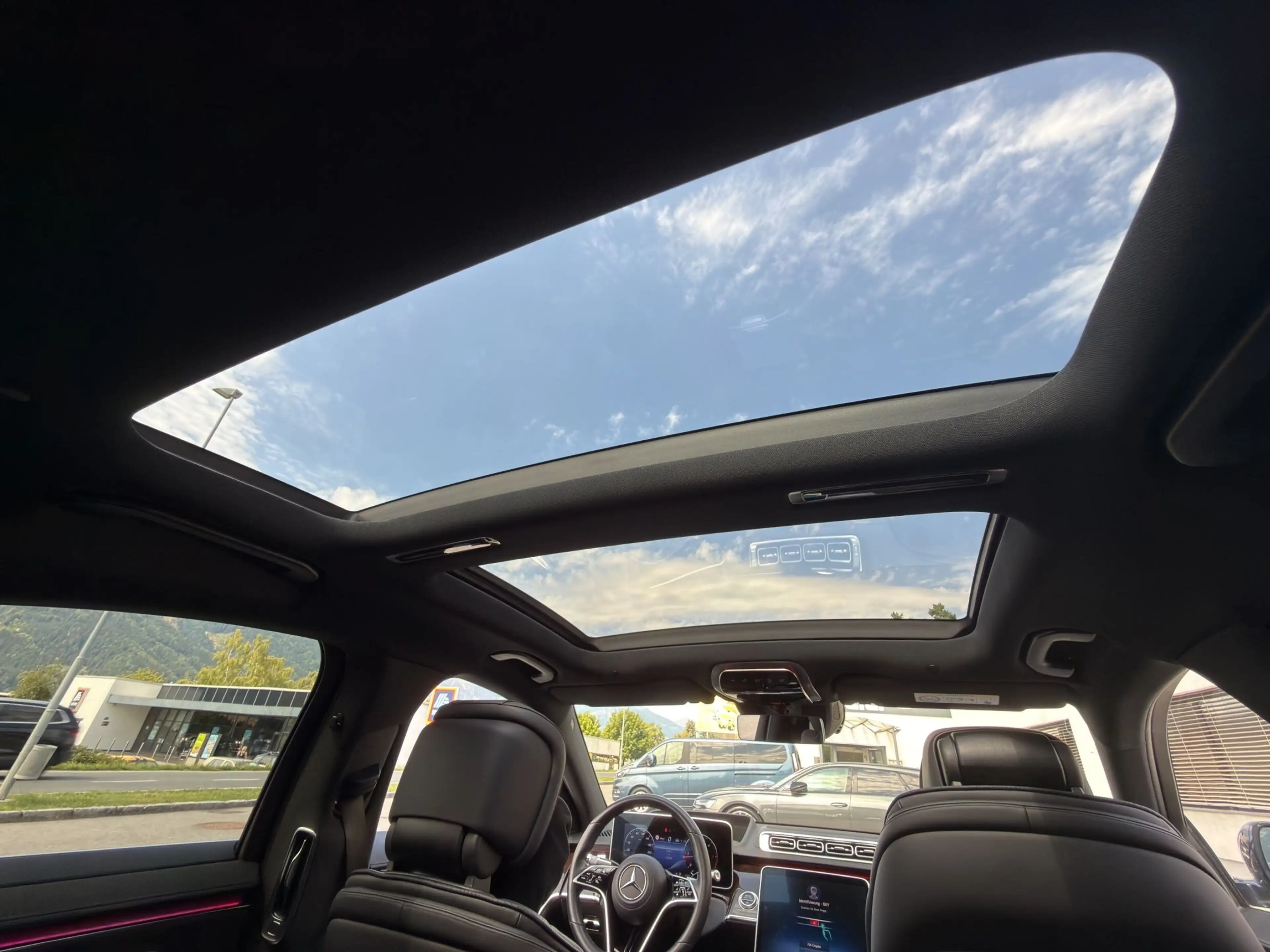 Mercedes-Benz S 400 d 4MATIC Aut. Panorama/10°/3D-Display/IR-Vergla... — photo 36