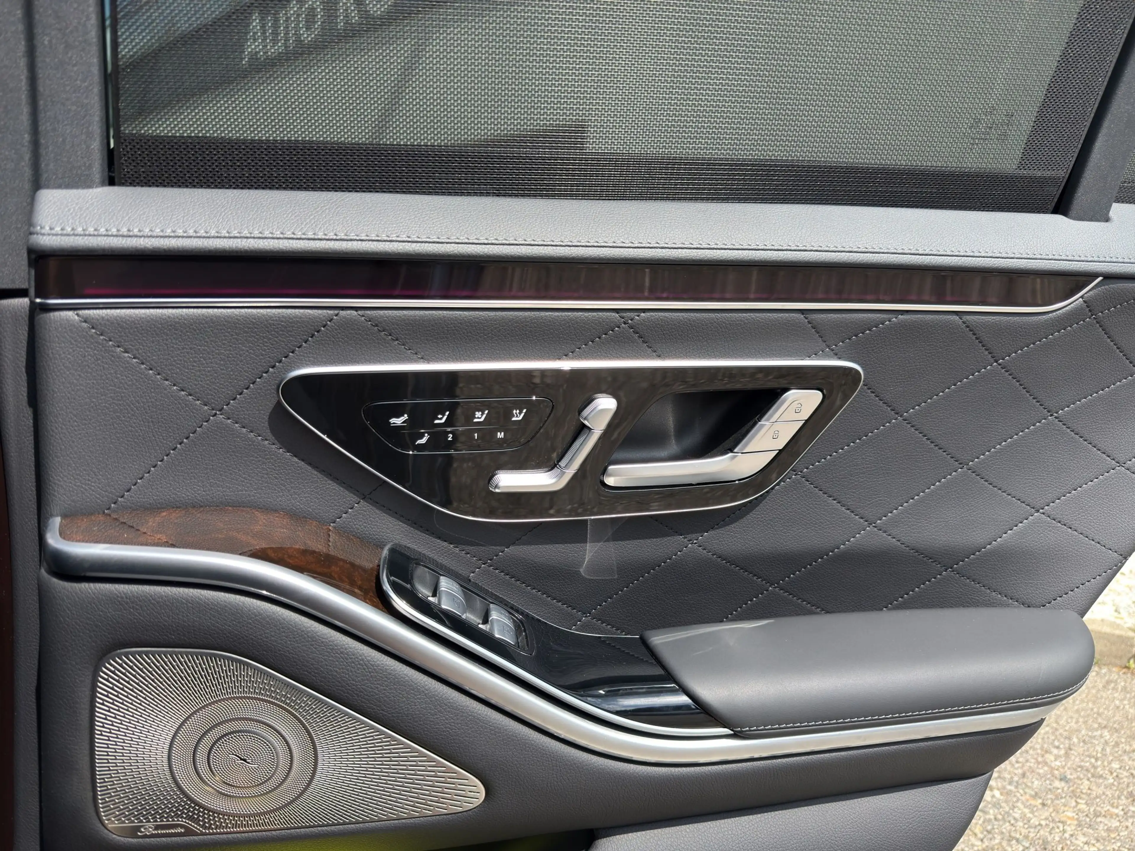Mercedes-Benz S 400 d 4MATIC Aut. Panorama/10°/3D-Display/IR-Vergla... — photo 29