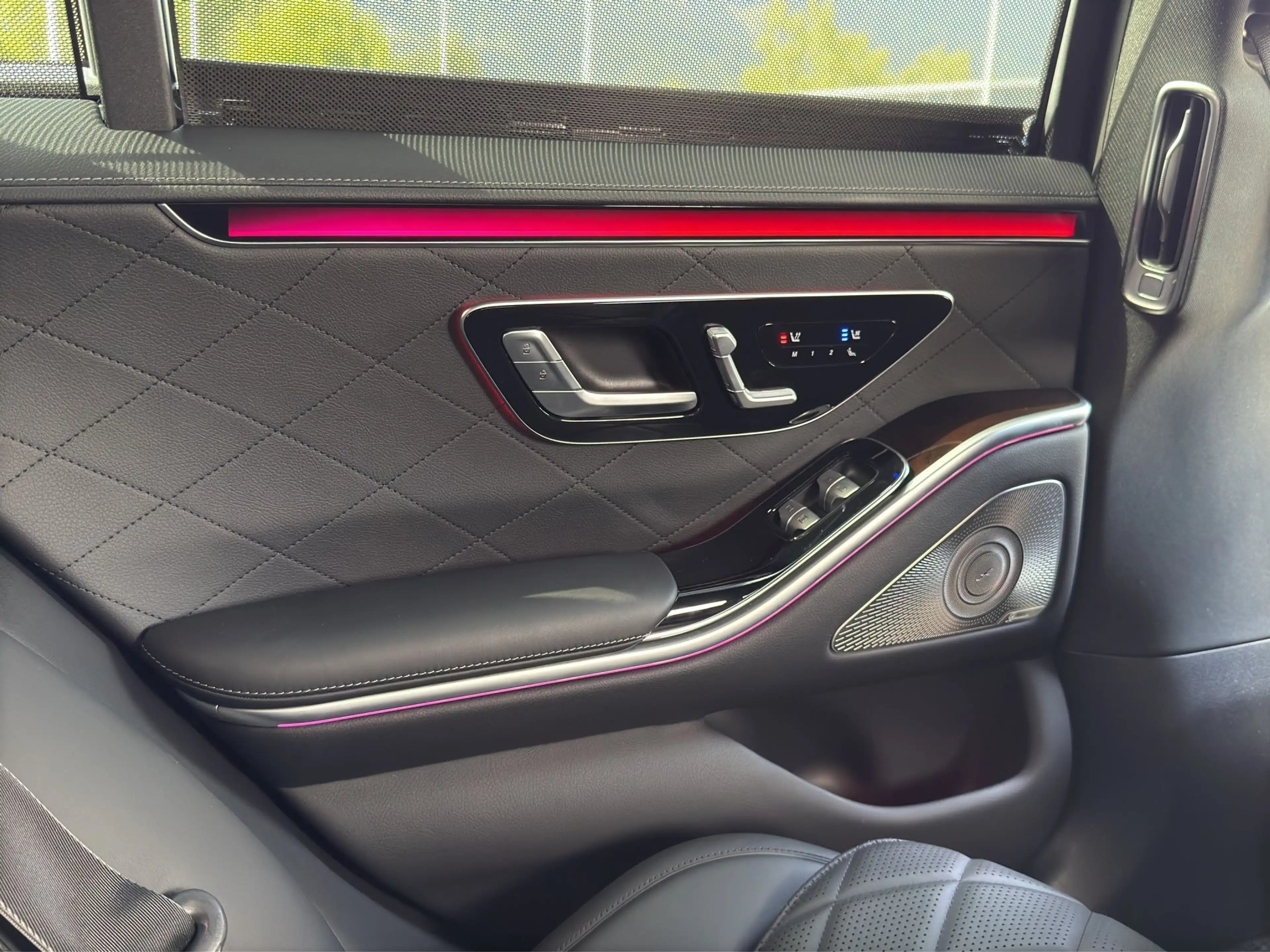Mercedes-Benz S 400 d 4MATIC Aut. Panorama/10°/3D-Display/IR-Vergla... — photo 32